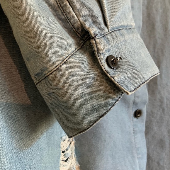 🚫SOLD🚫 Distressed Denim Jean Jacket Duster - Picture 5 of 6